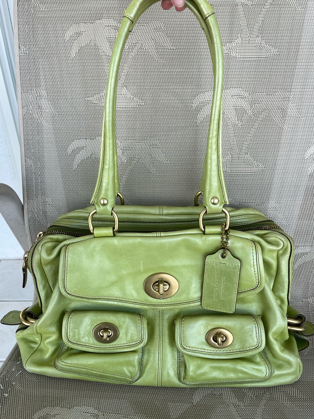 COACH PEYTON SATCHEL ARCHIVE LIMITED EDITION PEARLIZED GREEN LEATHER VINTAGE BAG - Picture 2 of 15